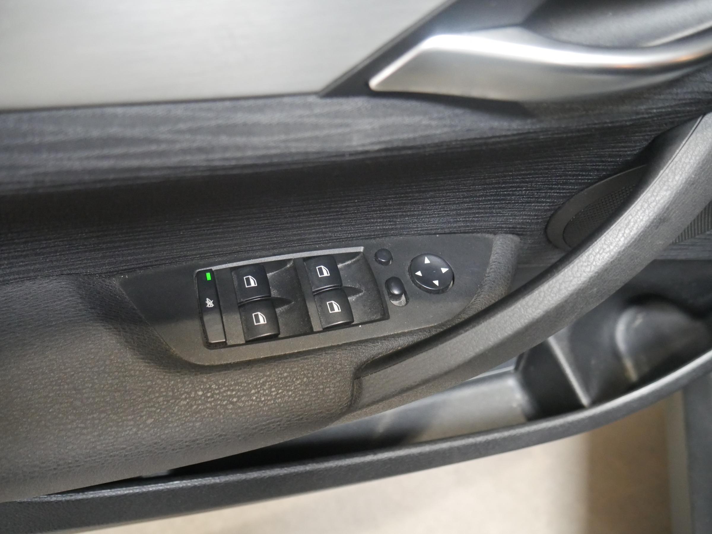 BMW X1, 2012 - pohled č. 11