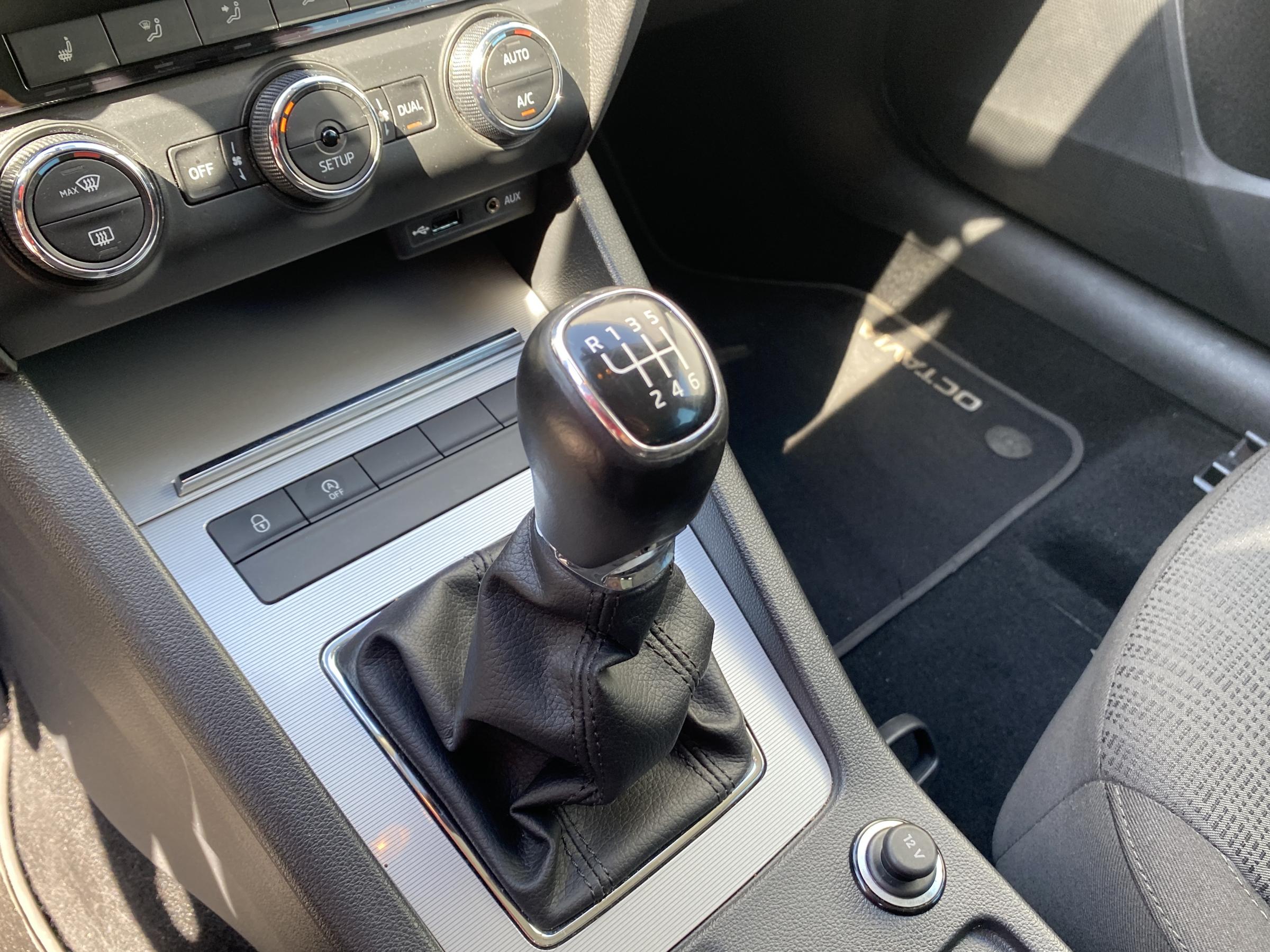 Škoda Octavia III, 2015 - pohled č. 17