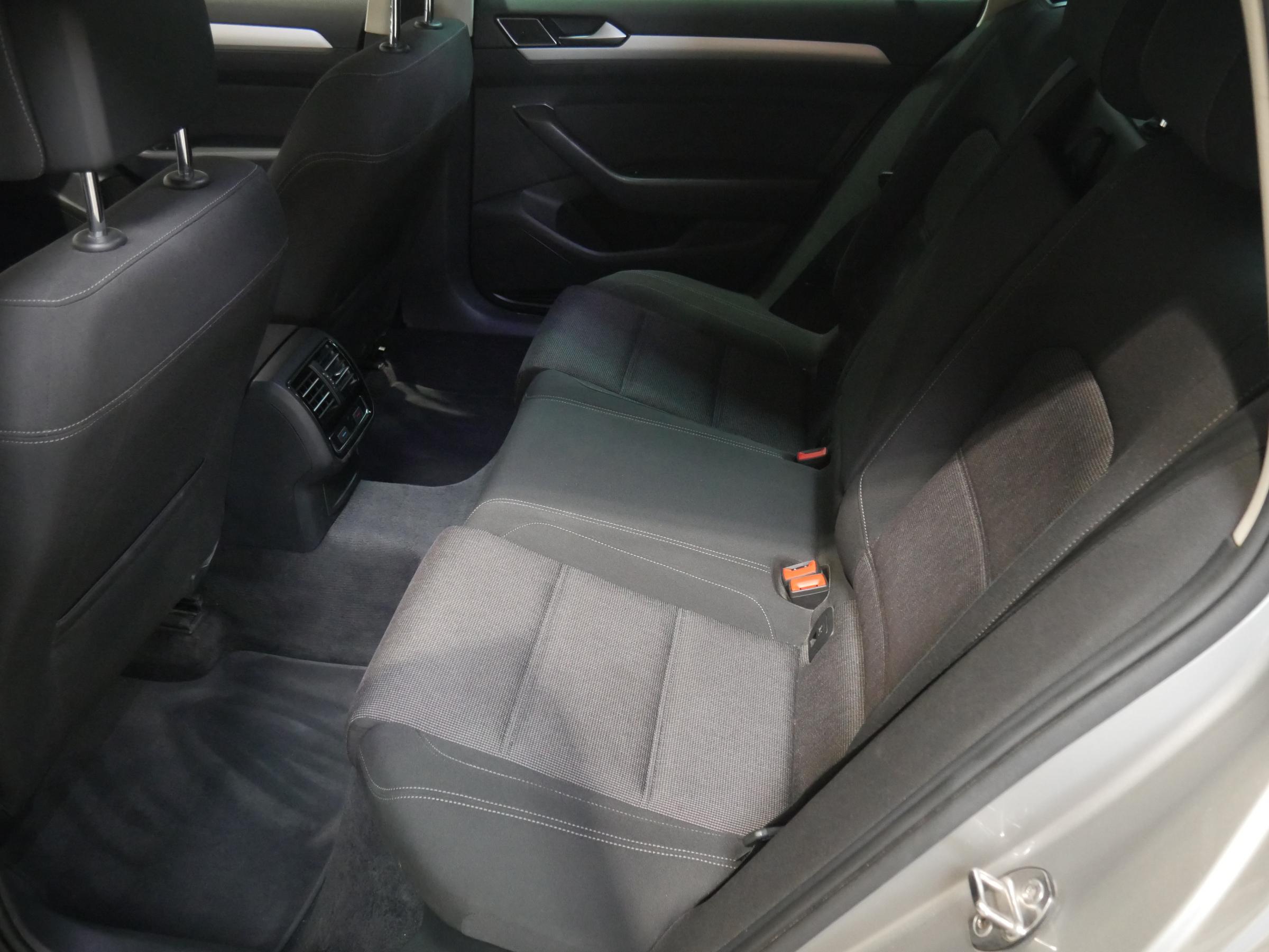 Volkswagen Passat, 2017 - pohled č. 10