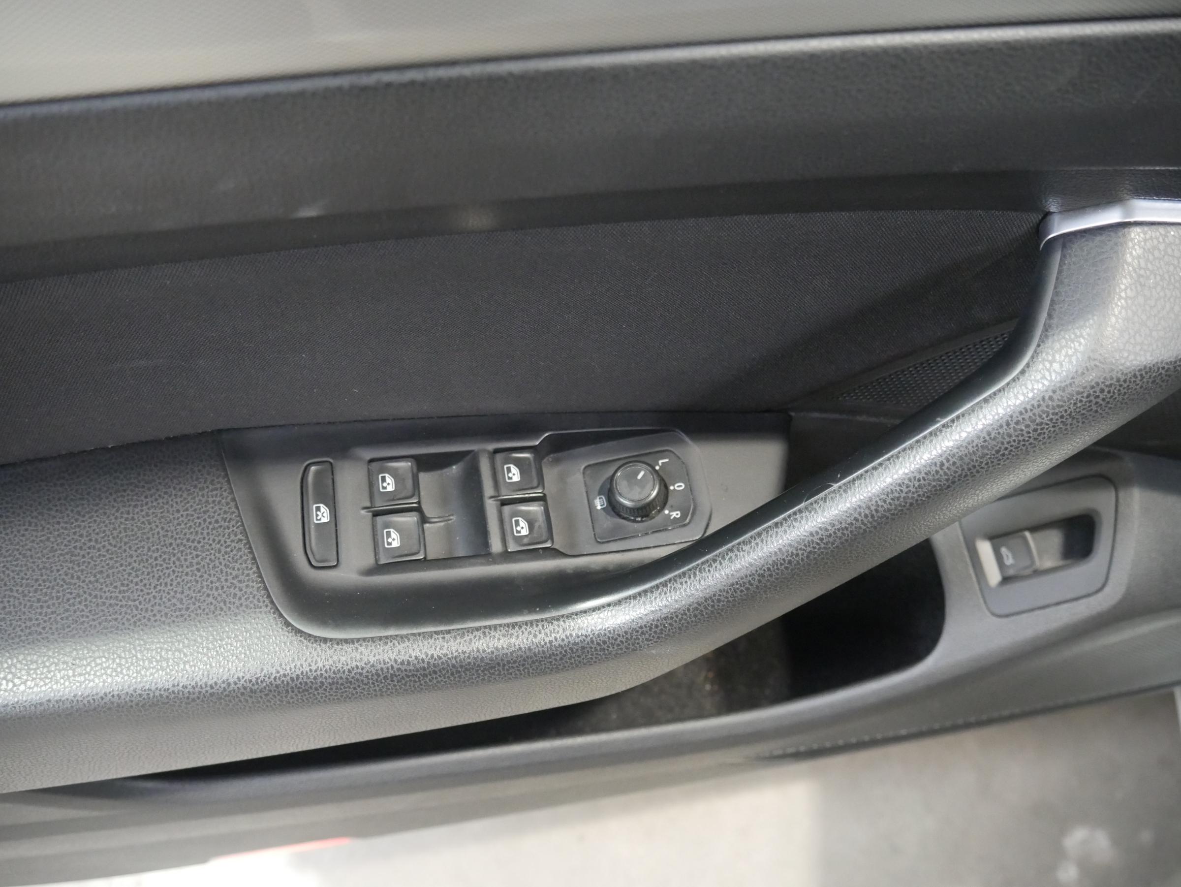 Volkswagen Passat, 2017 - pohled č. 12