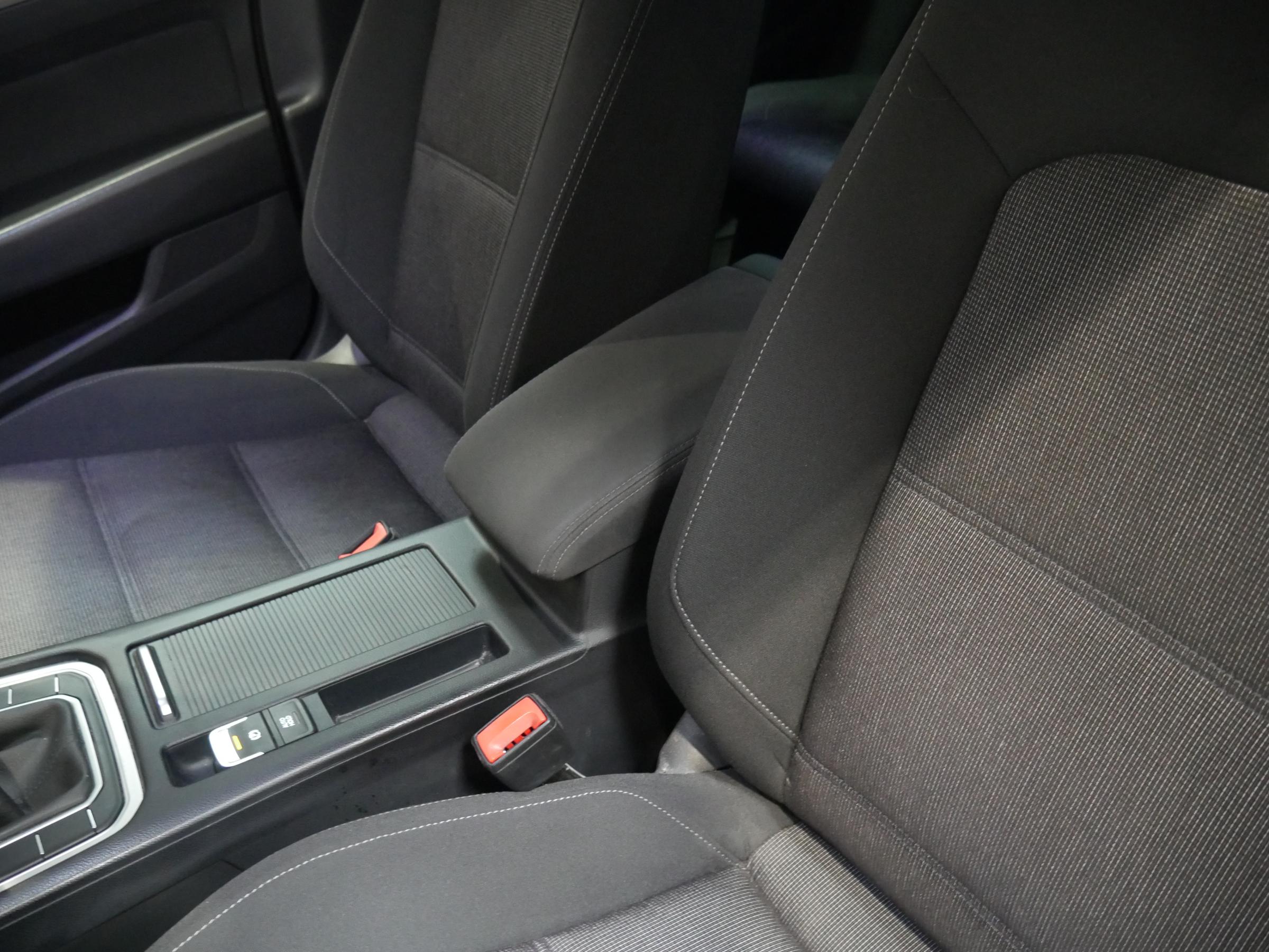 Volkswagen Passat, 2017 - pohled č. 19