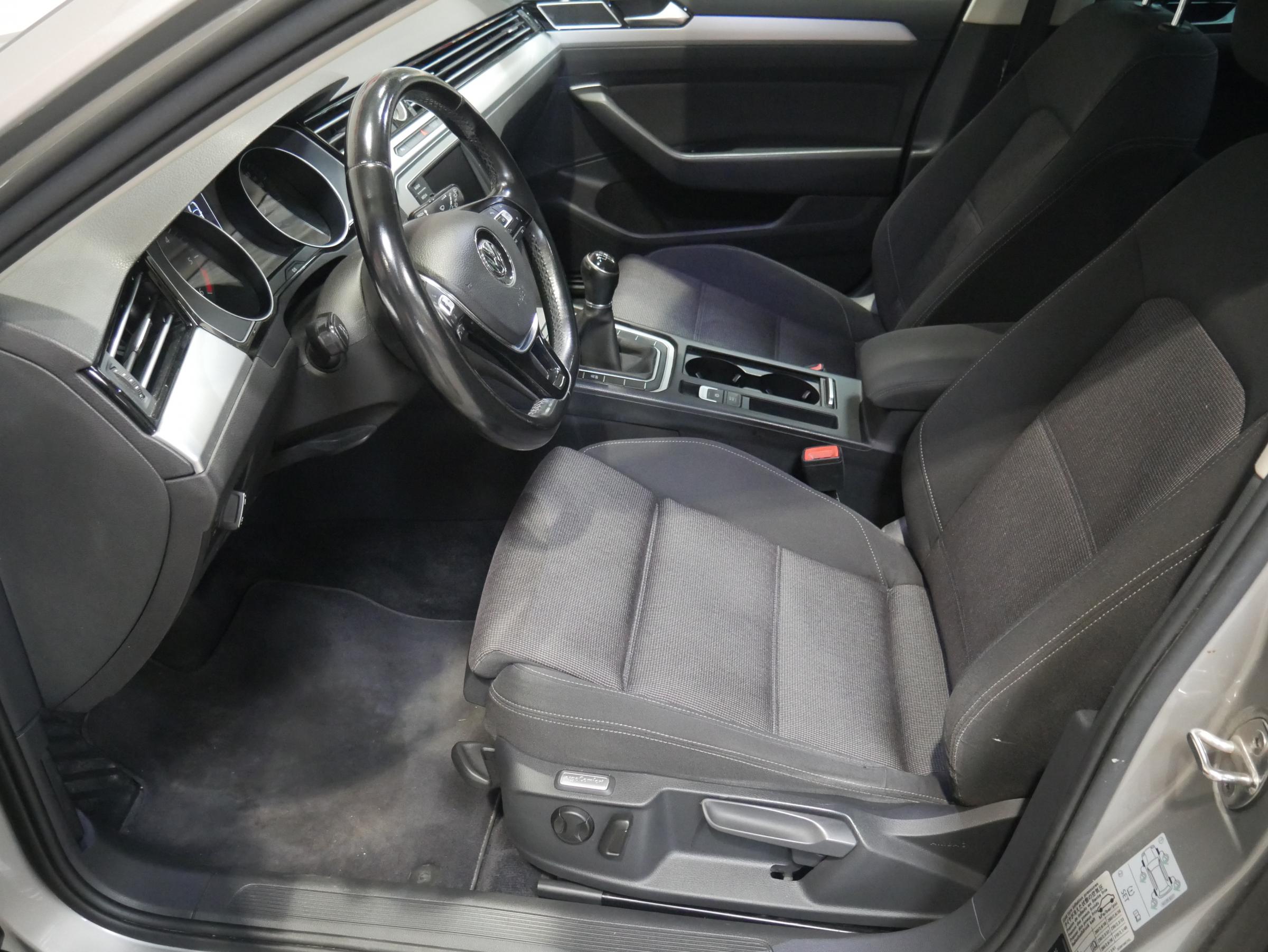 Volkswagen Passat, 2017 - pohled č. 9