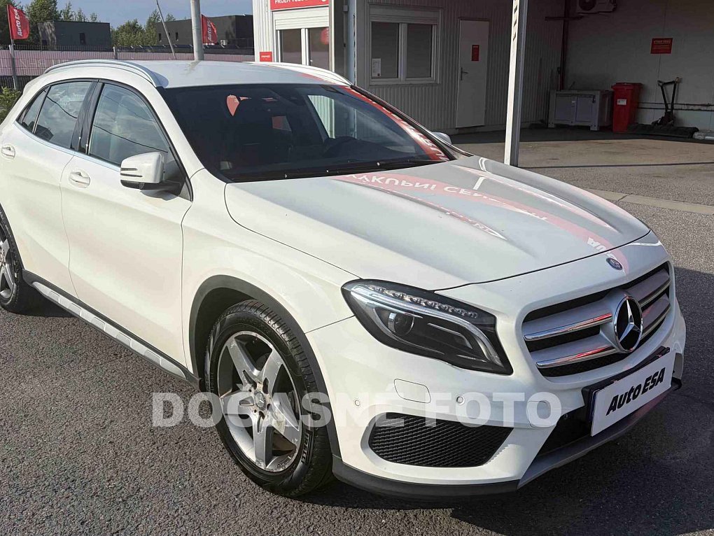 Mercedes-Benz GLA 200D 