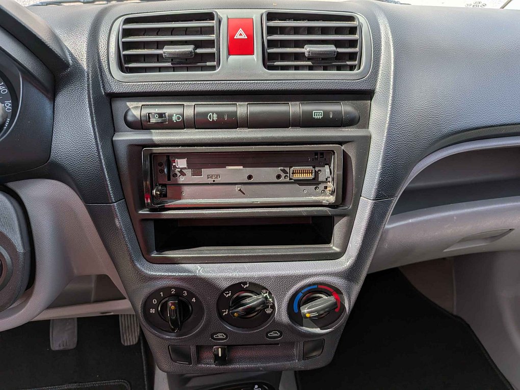Kia Picanto 1.0i 