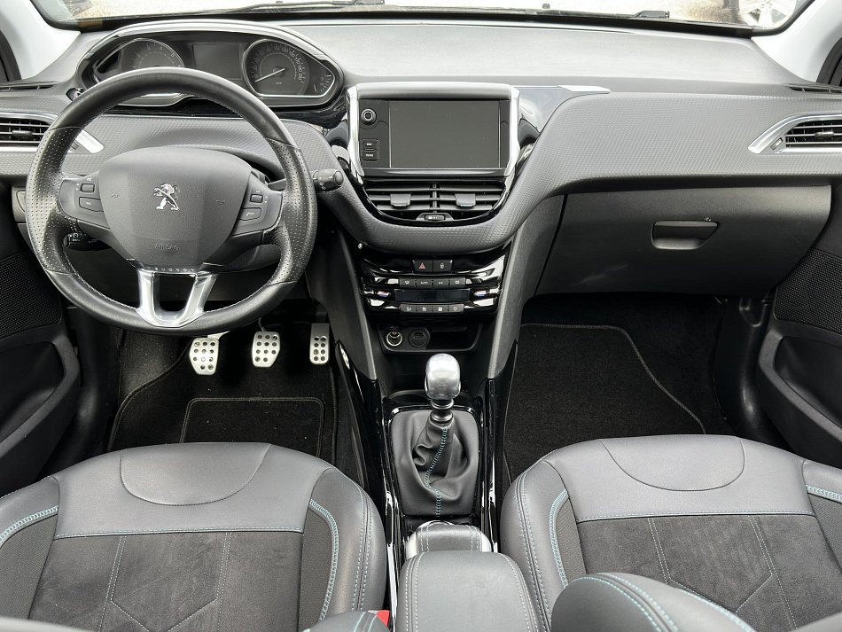 Peugeot 2008 1.2PT Crossway