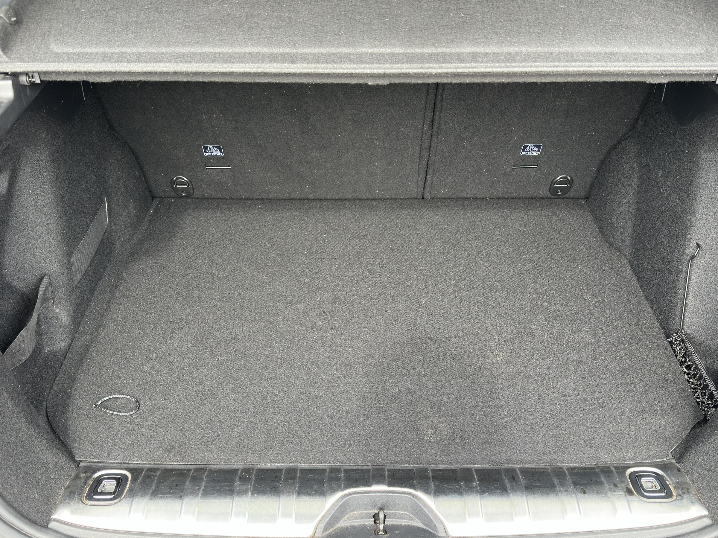 Peugeot 2008, 2019 - pohled č. 7