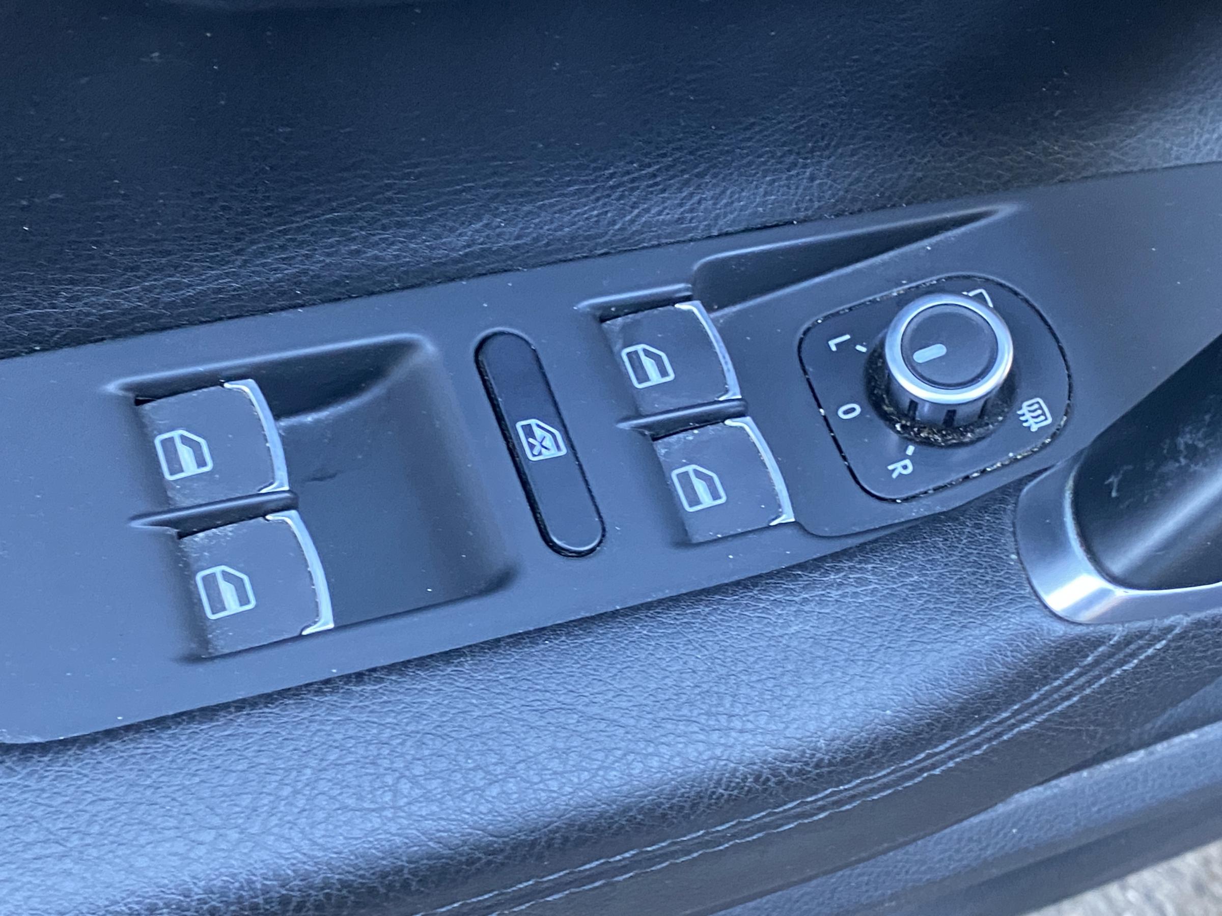 Volkswagen Passat CC, 2010 - pohled č. 11