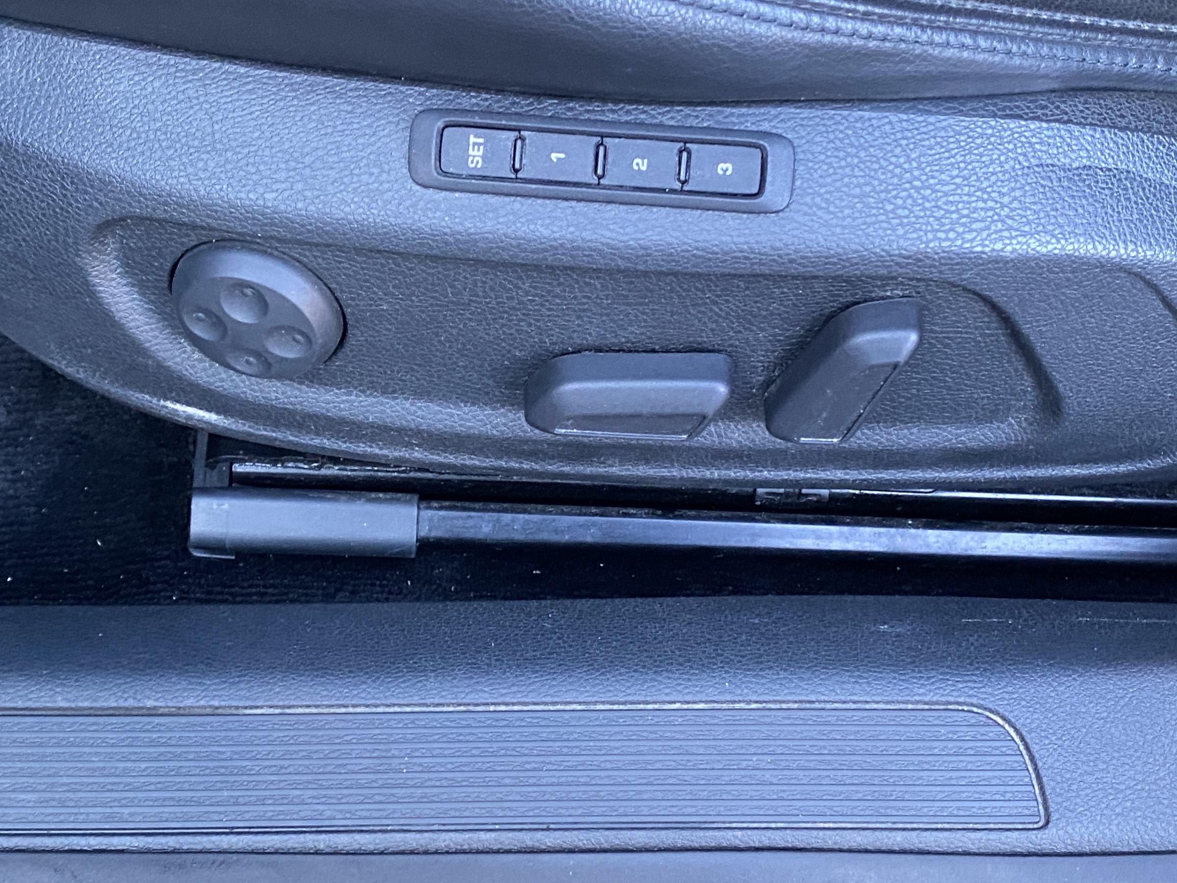 Volkswagen Passat CC, 2010 - pohled č. 12