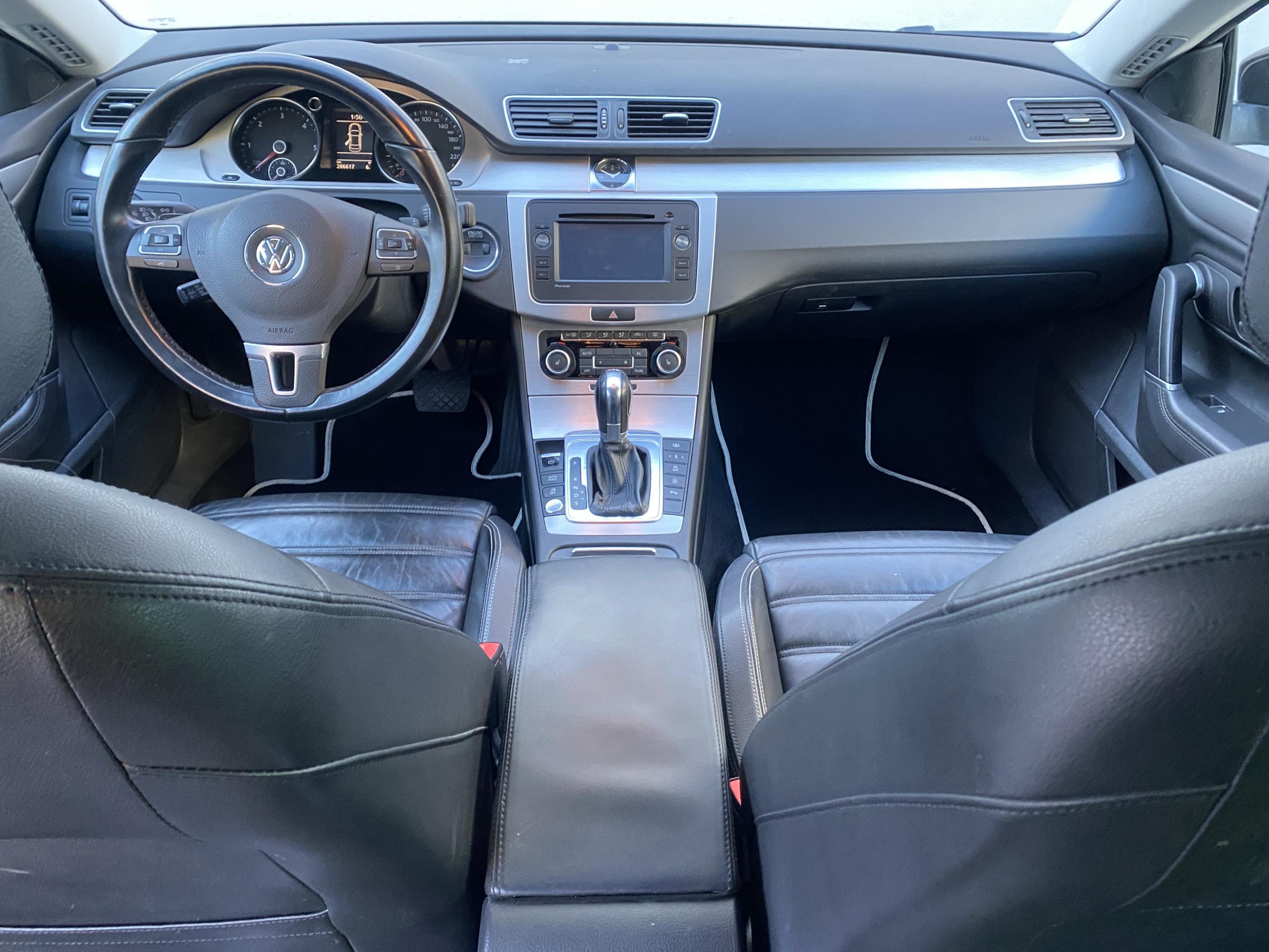 Volkswagen Passat CC, 2010 - pohled č. 8