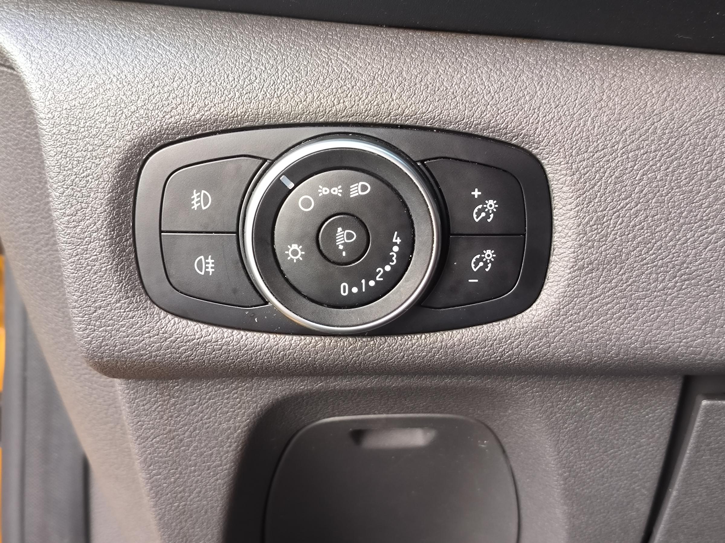 Ford Transit Custom, 2019 - pohled č. 17