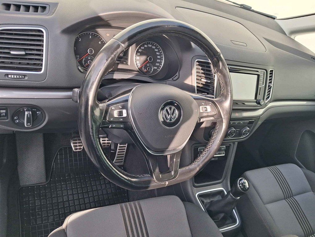Volkswagen Sharan 2.0 TDi 