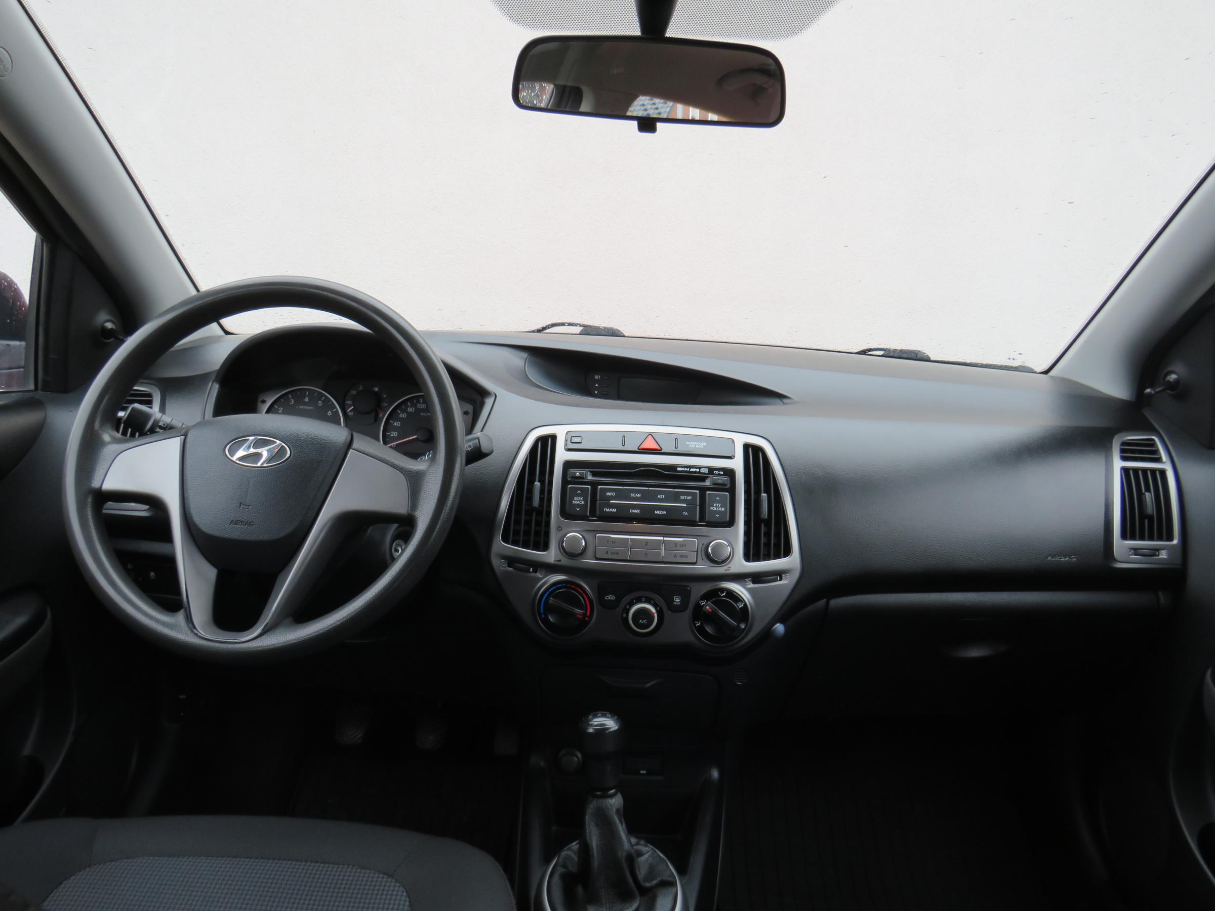 Hyundai i20, 2013 - pohled č. 9