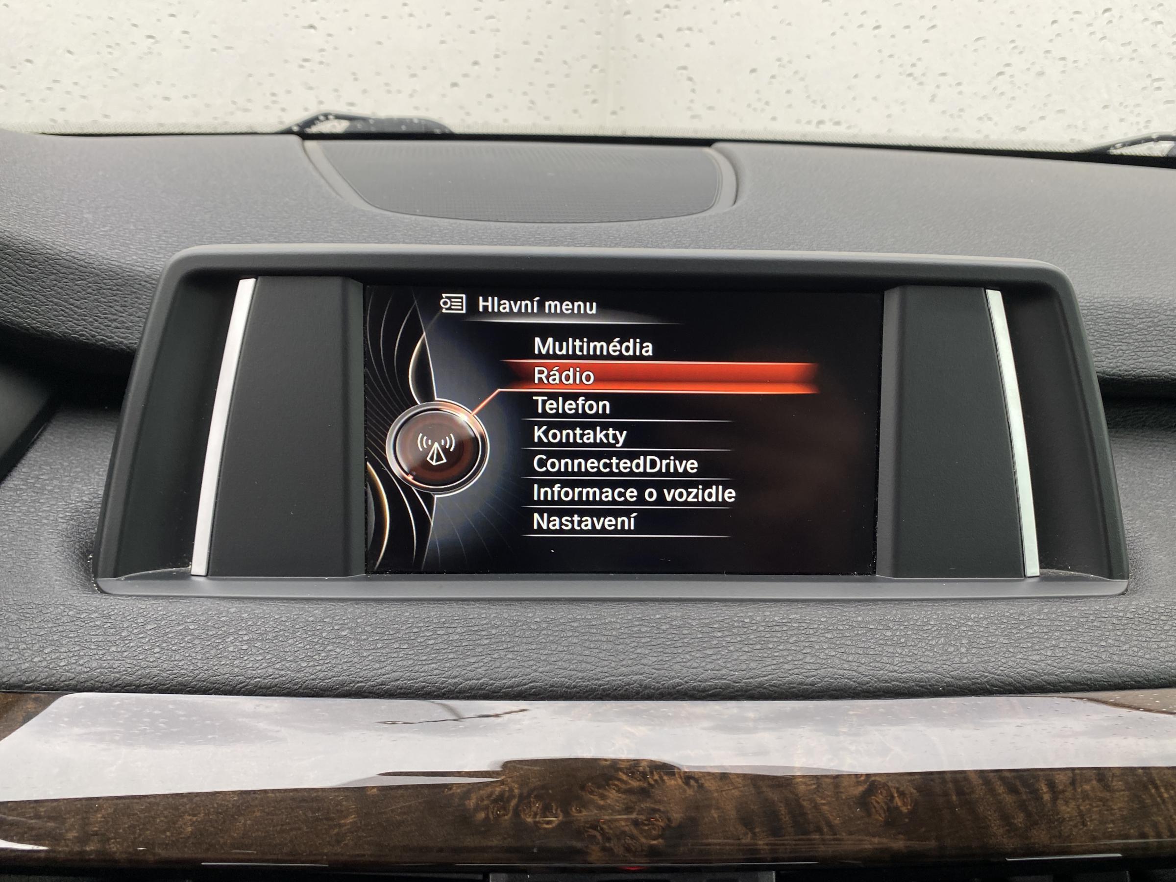 BMW X5, 2016 - pohled č. 12