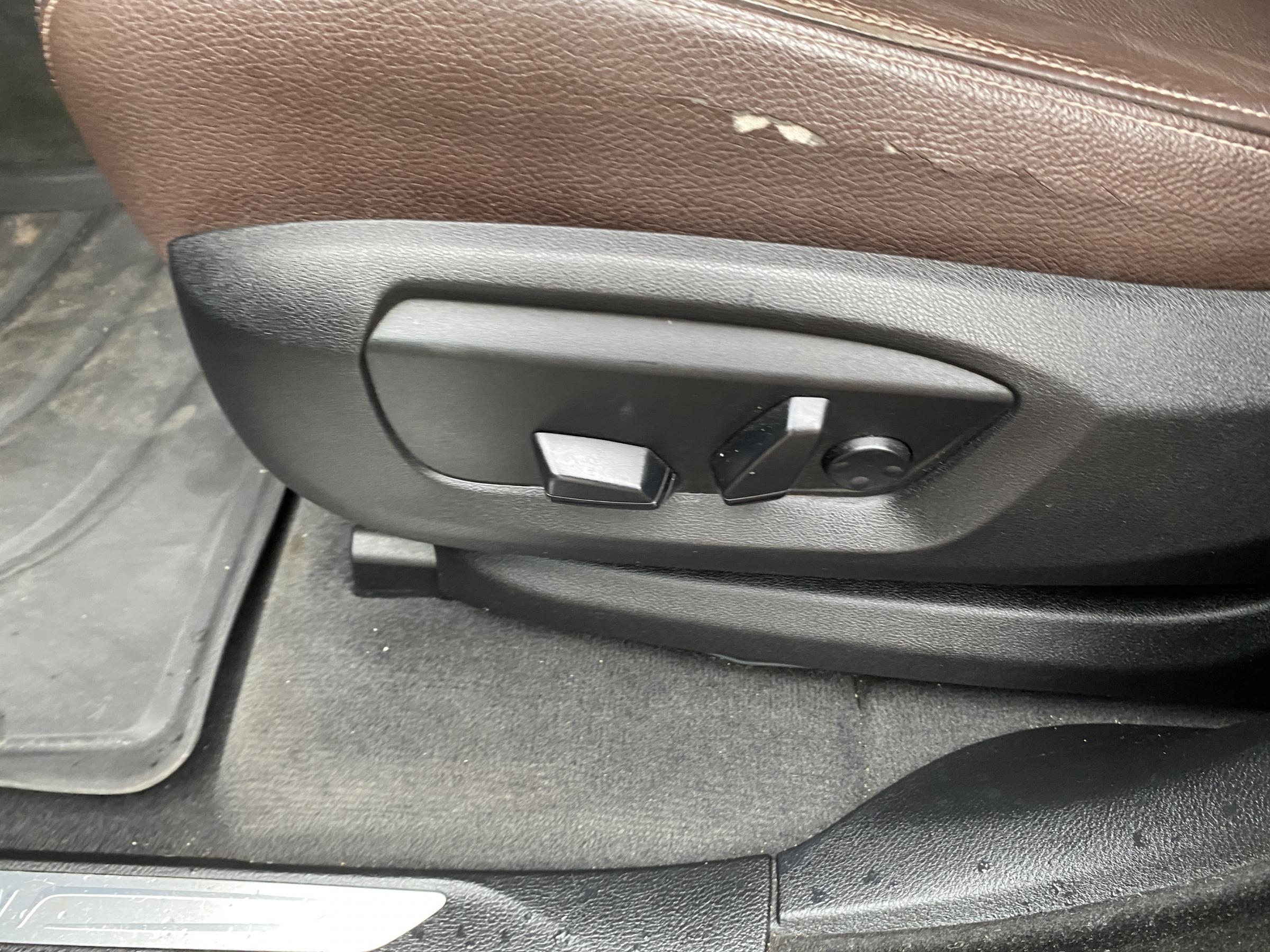 BMW X5, 2016 - pohled č. 18