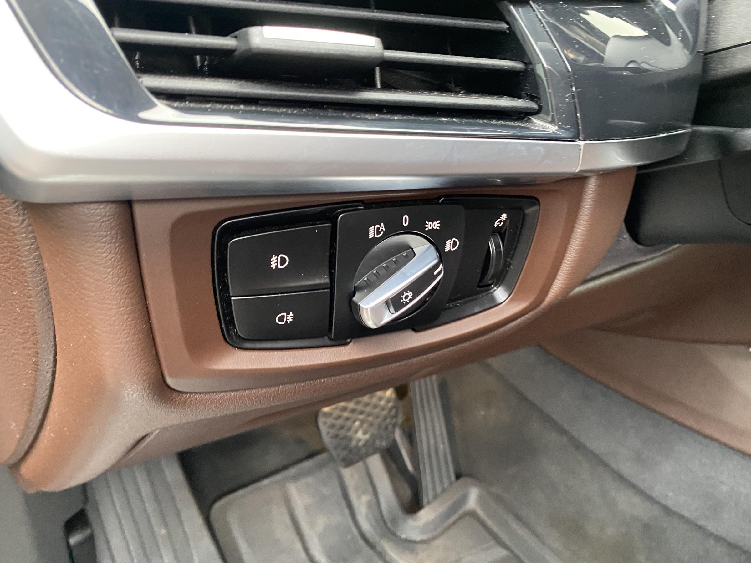 BMW X5, 2016 - pohled č. 19