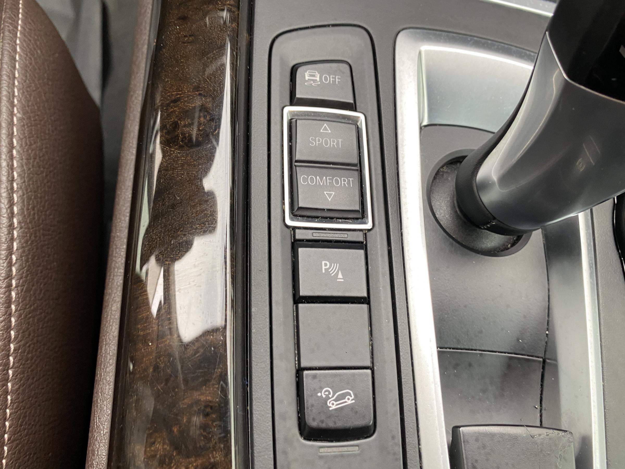 BMW X5, 2016 - pohled č. 22