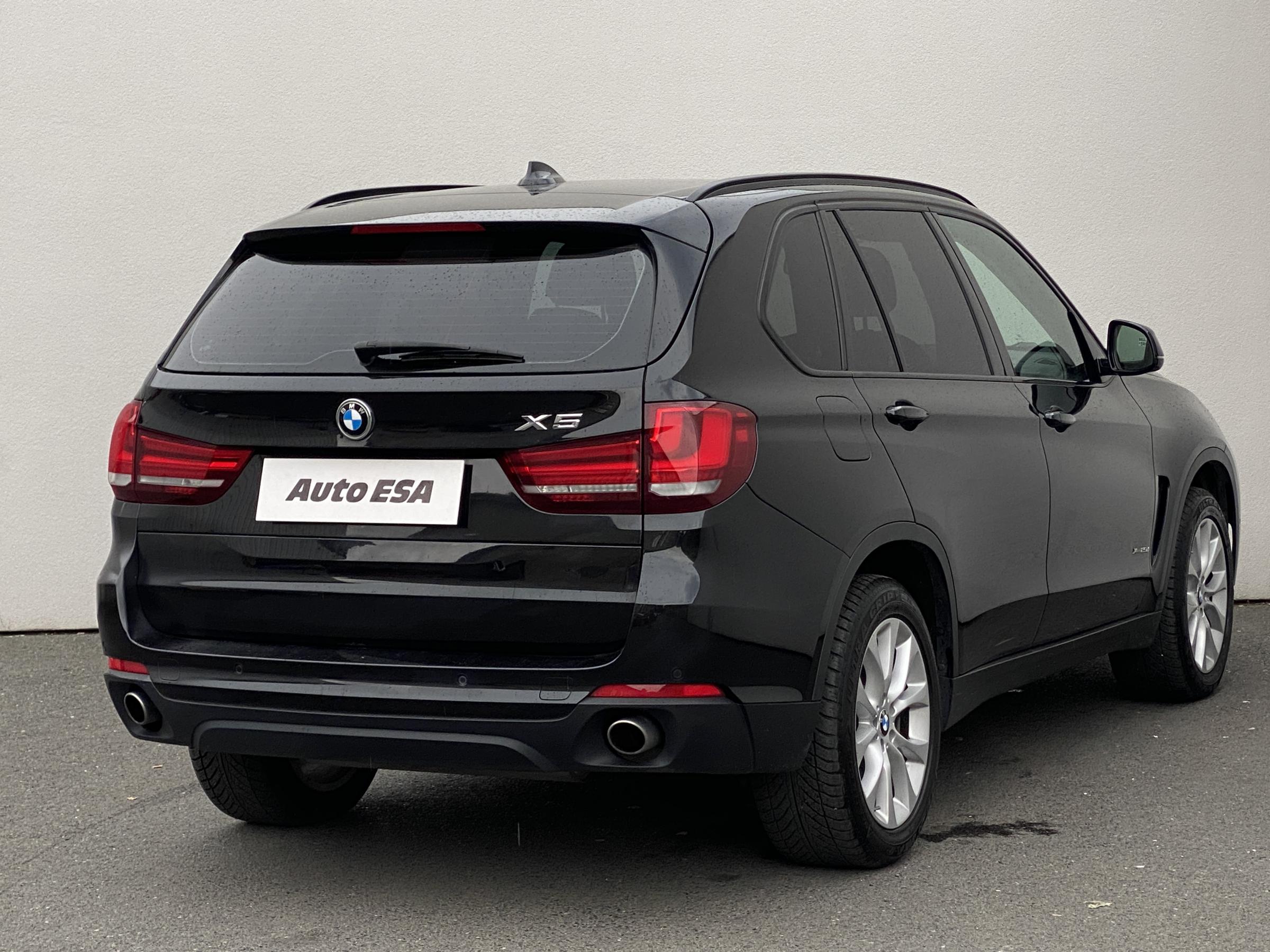 BMW X5, 2016 - pohled č. 4