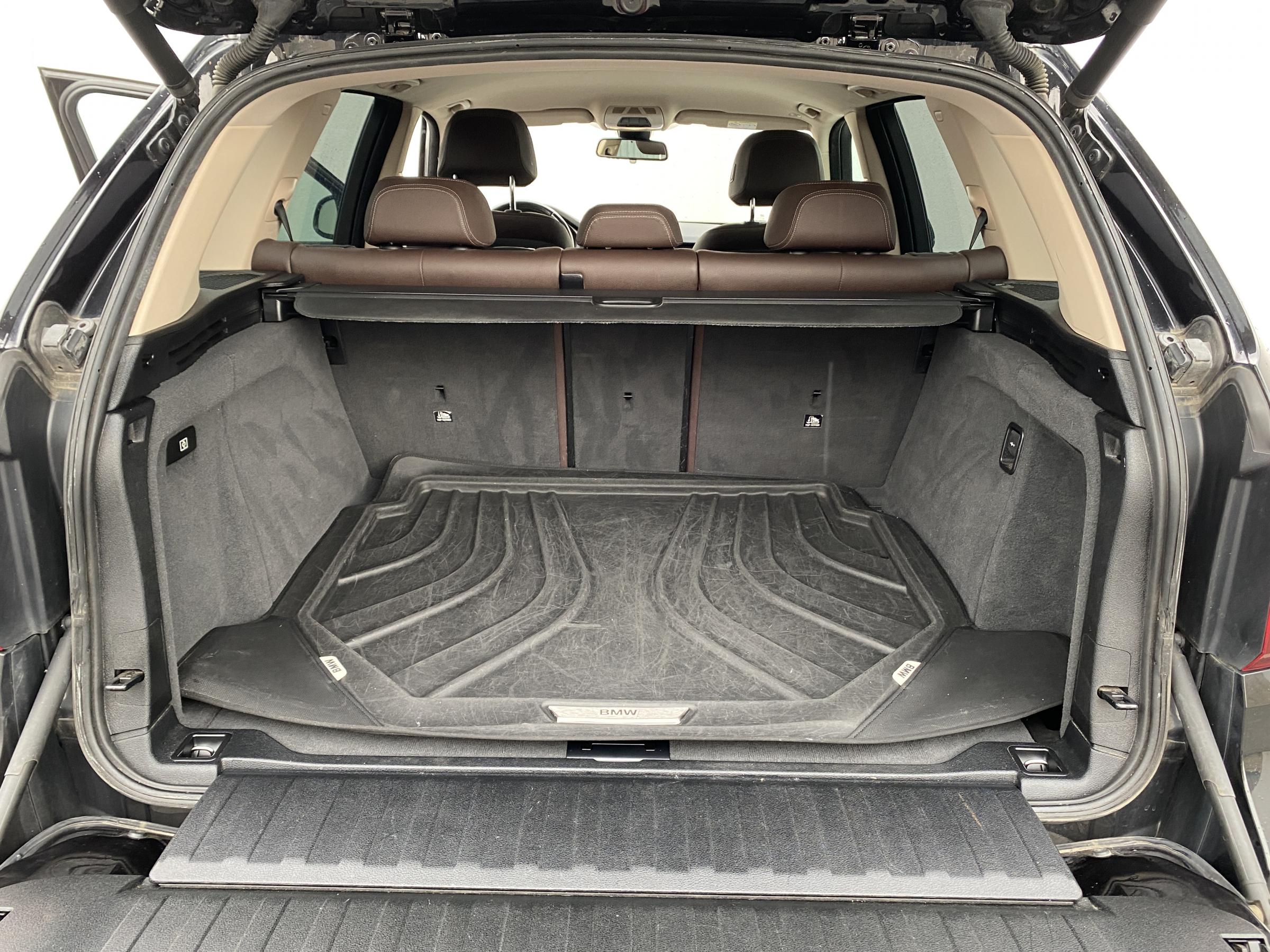 BMW X5, 2016 - pohled č. 8