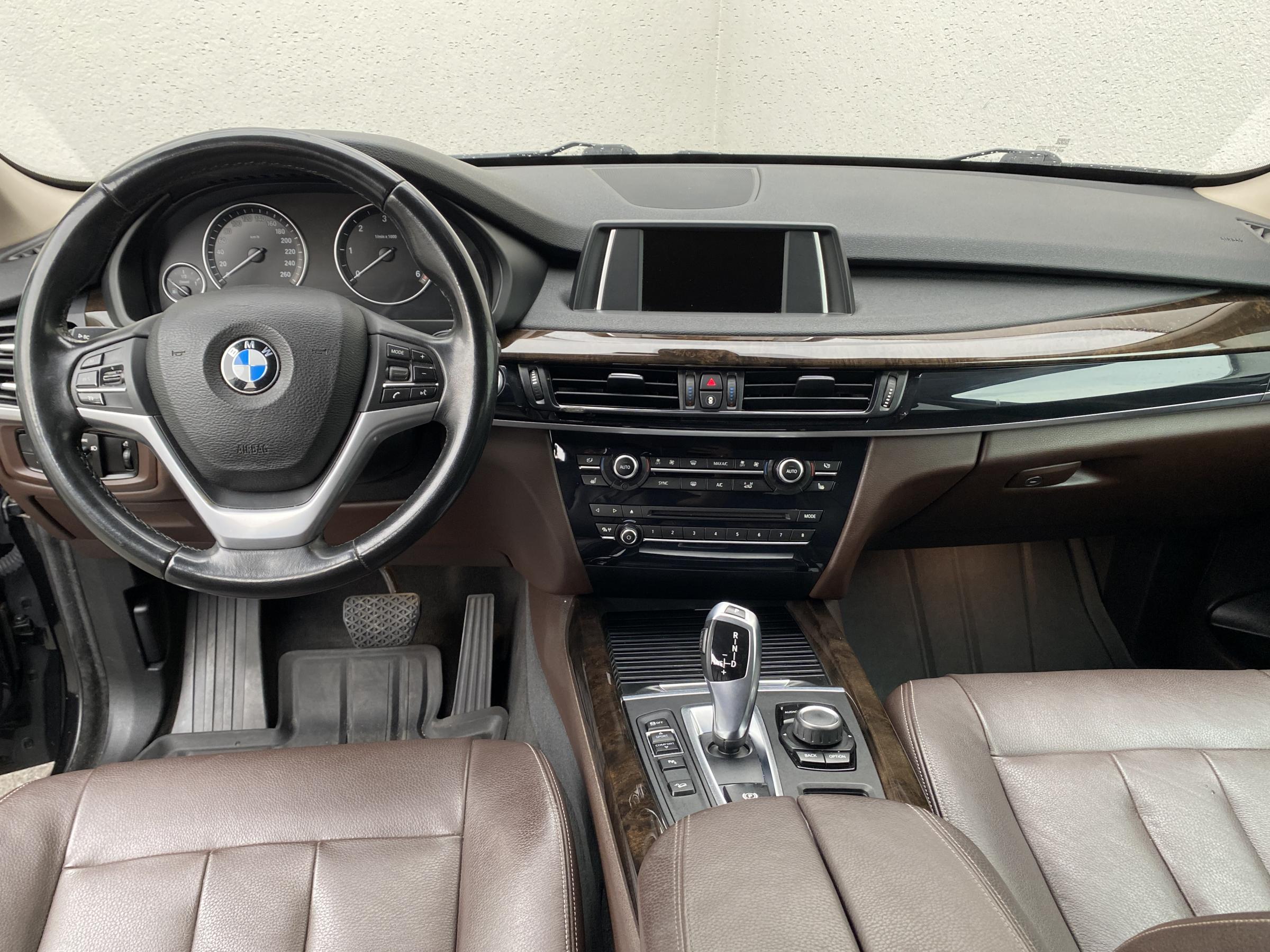 BMW X5, 2016 - pohled č. 9