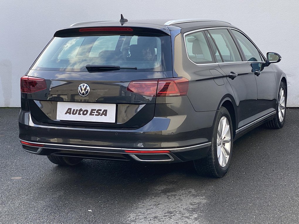 Volkswagen Passat 1.6 TDi Elegance