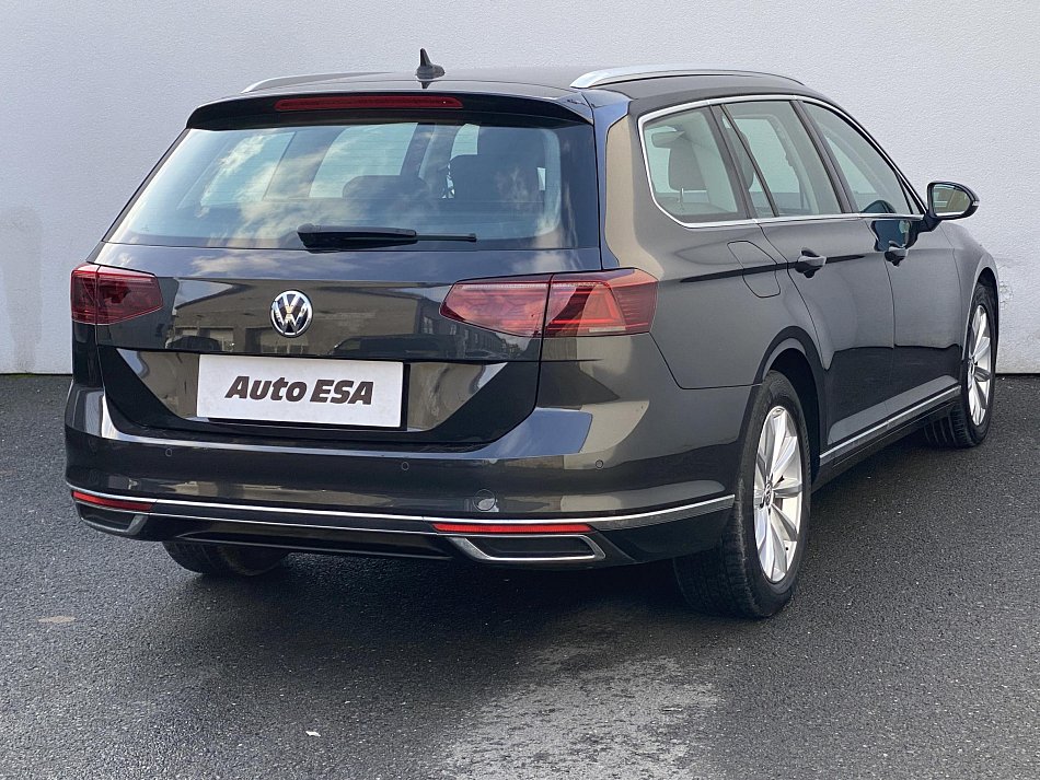 Volkswagen Passat 1.6 TDi Elegance