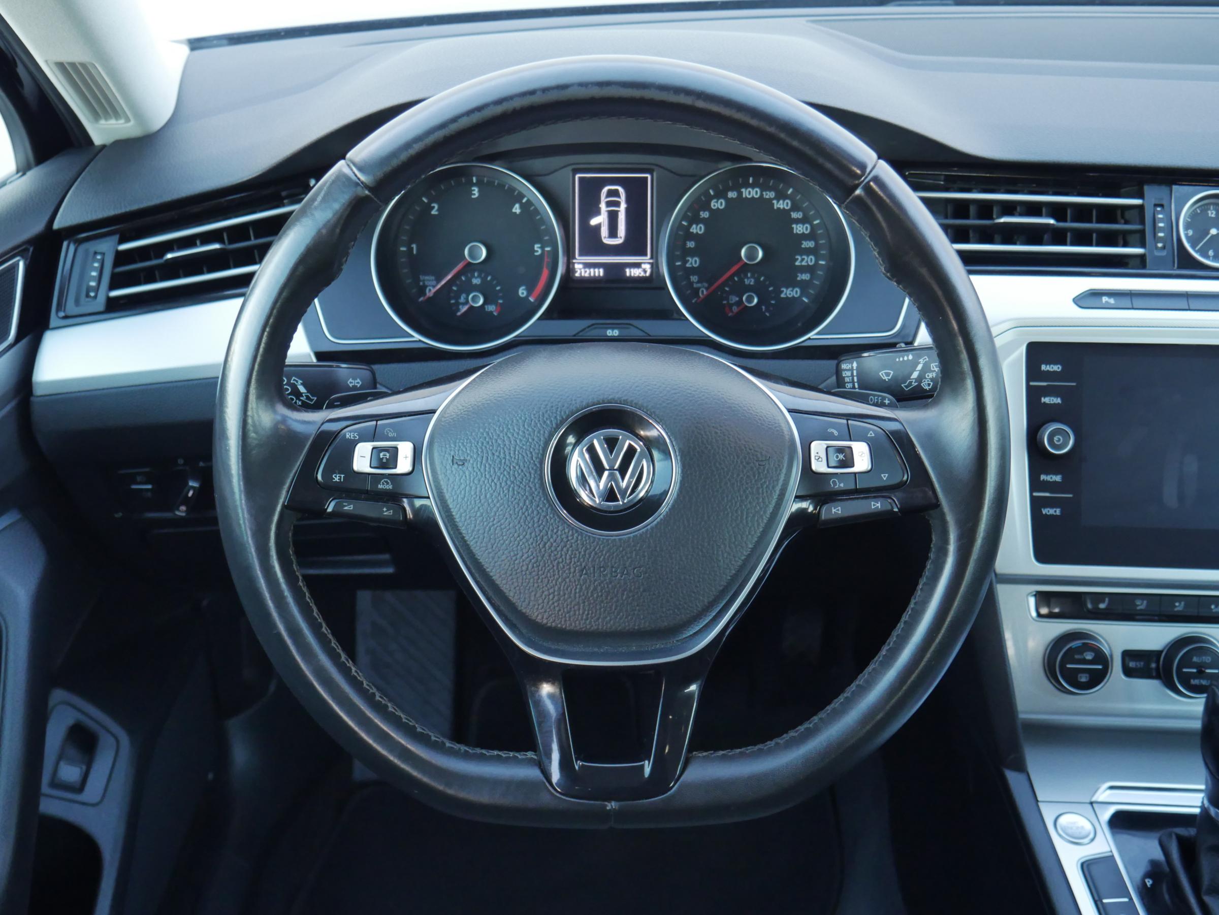 Volkswagen Passat, 2018 - pohled č. 11