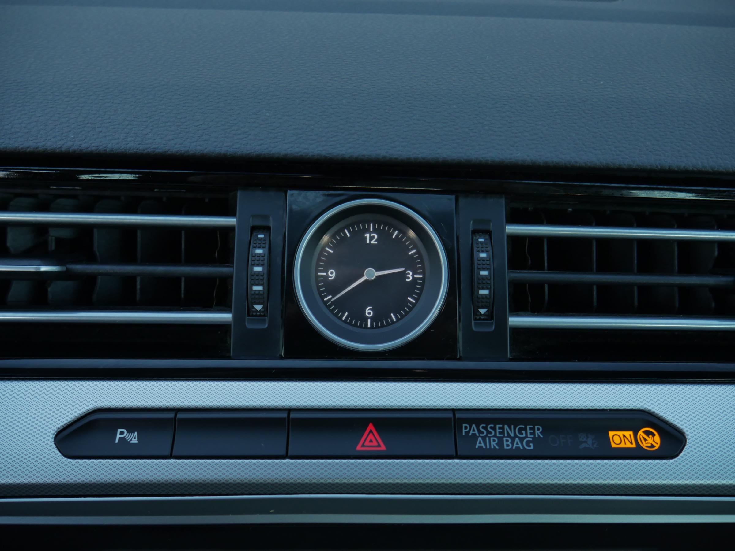 Volkswagen Passat, 2018 - pohled č. 20