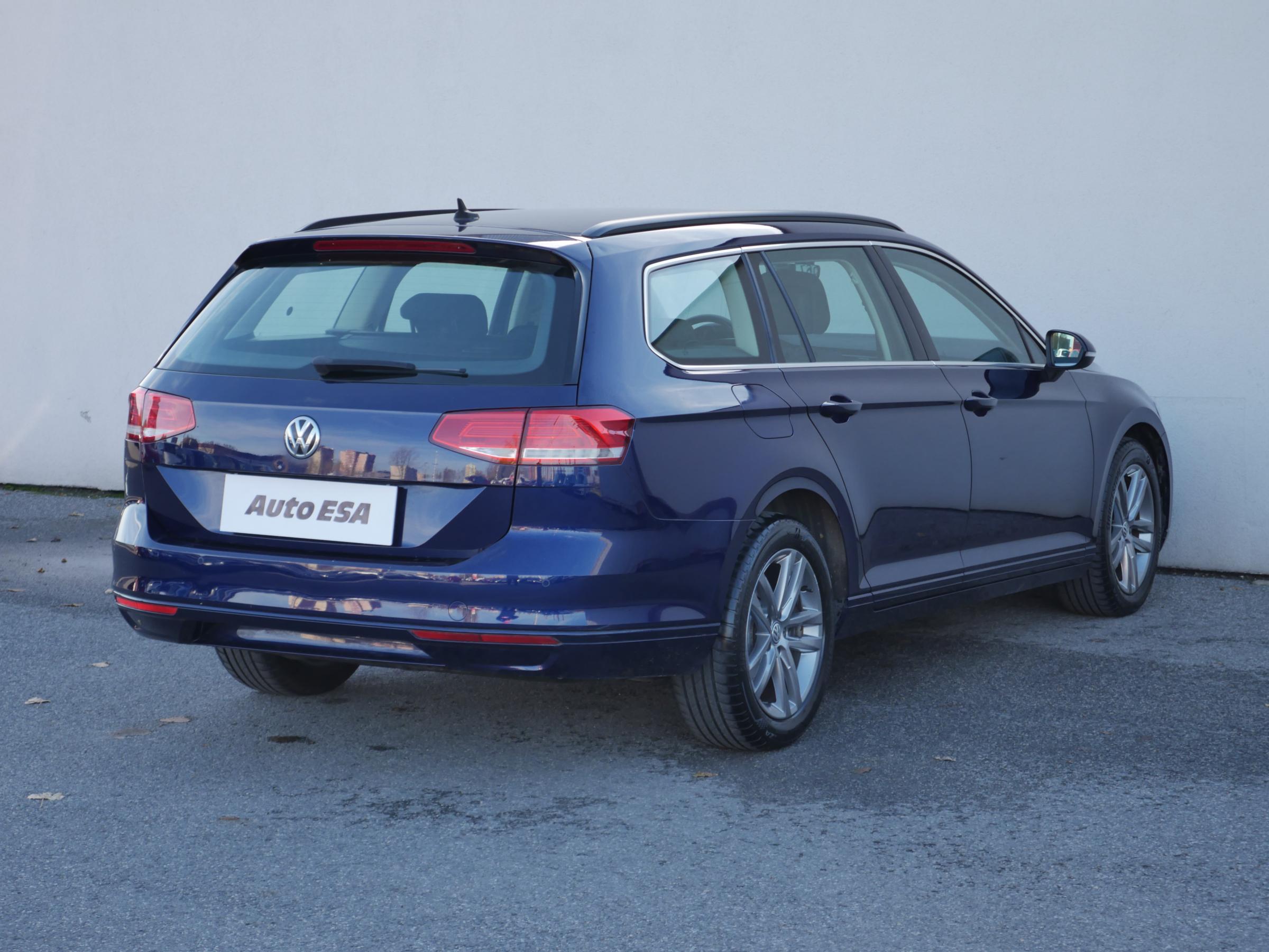 Volkswagen Passat, 2018 - pohled č. 4