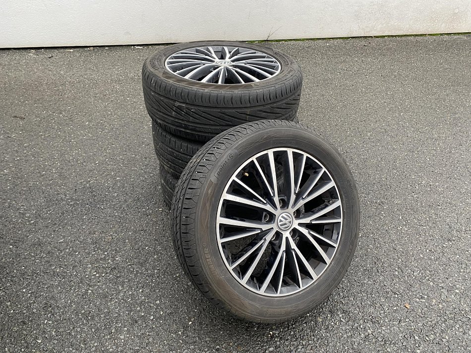 Volkswagen Touran 2.0 TDi 