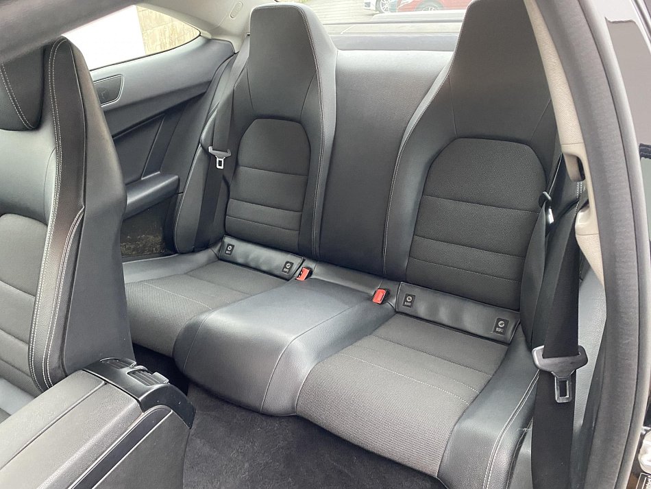 Mercedes-Benz Třída C 1.6i  C180