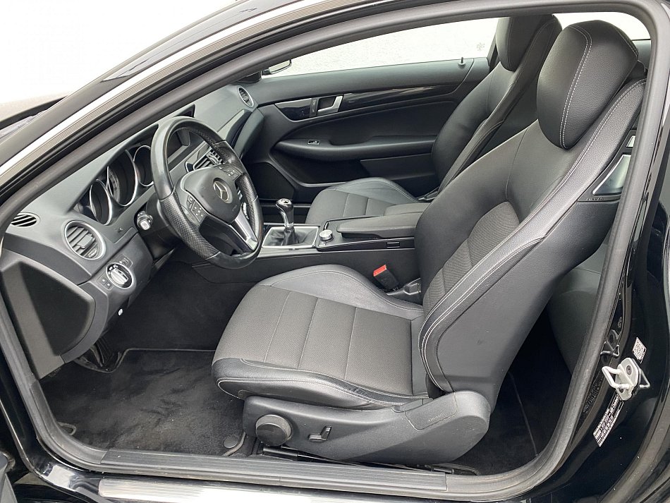 Mercedes-Benz Třída C 1.6i  C180