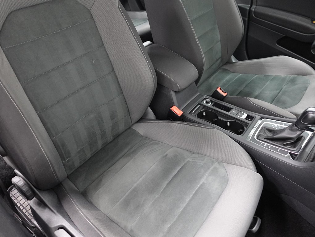 Volkswagen Golf 1.5 TGi Highline