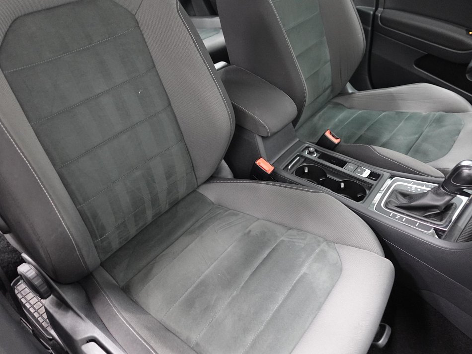 Volkswagen Golf 1.5 TGi Highline