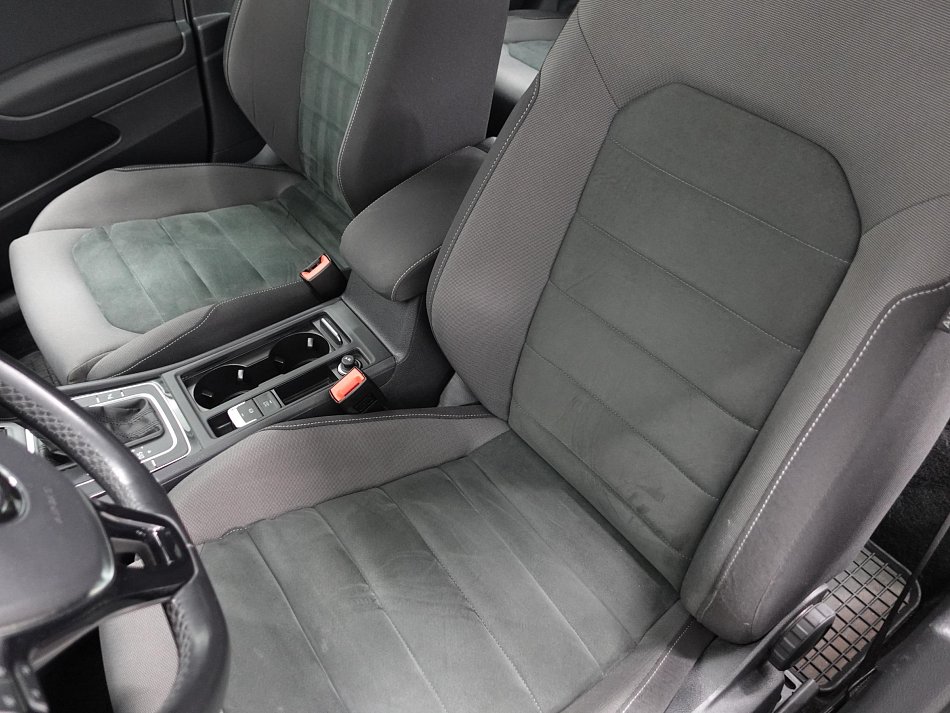 Volkswagen Golf 1.5 TGi Highline