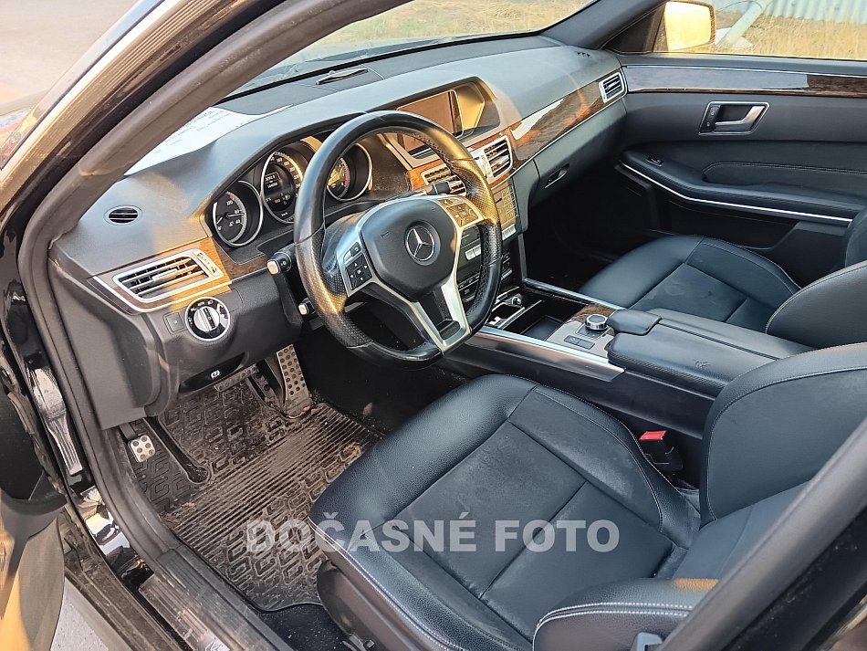 Mercedes-Benz Třída E 2.0 i 