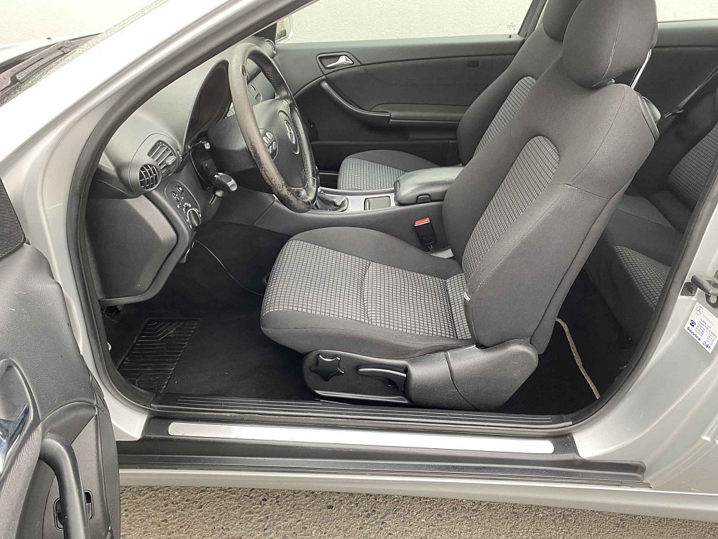 Mercedes-Benz Třída C 2.2CDi 