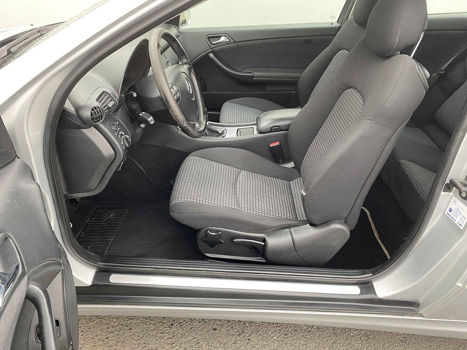 Mercedes-Benz Třída C 2.2CDi 