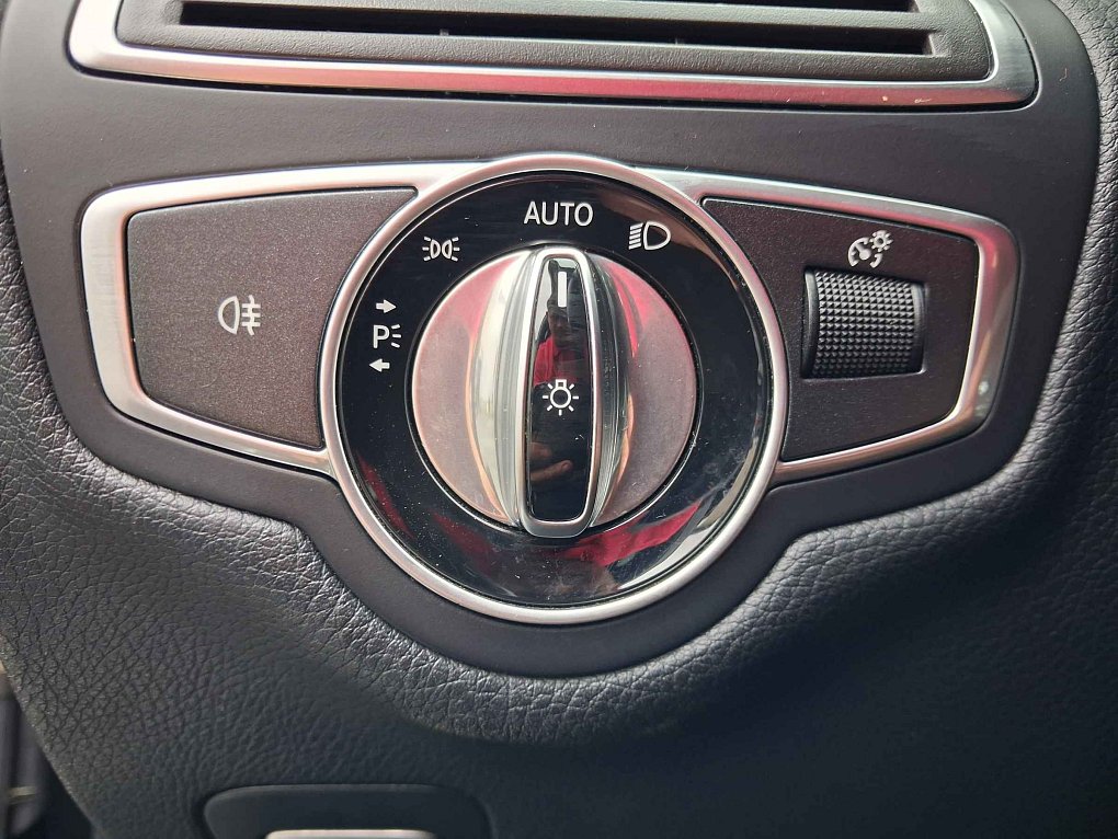 Mercedes-Benz Třída C 2.0 i Avantgarde C200