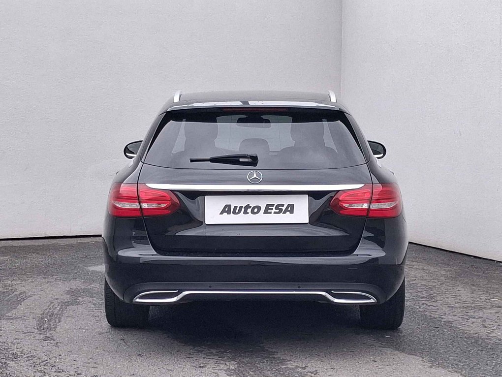 Mercedes-Benz Třída C 2.0 i Avantgarde C200