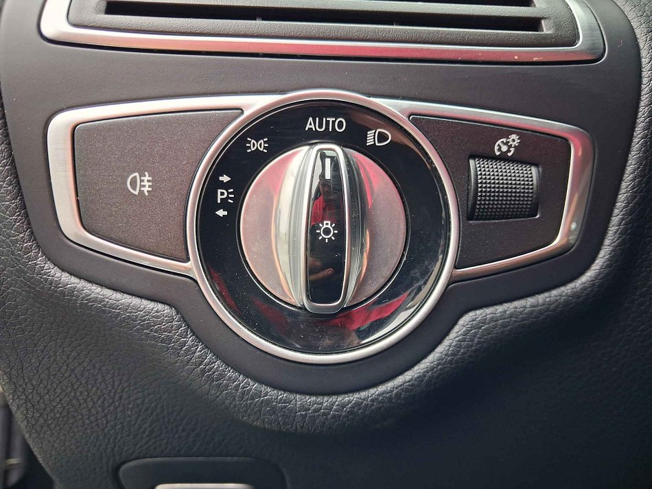 Mercedes-Benz Třída C 2.0 i Avantgarde C200