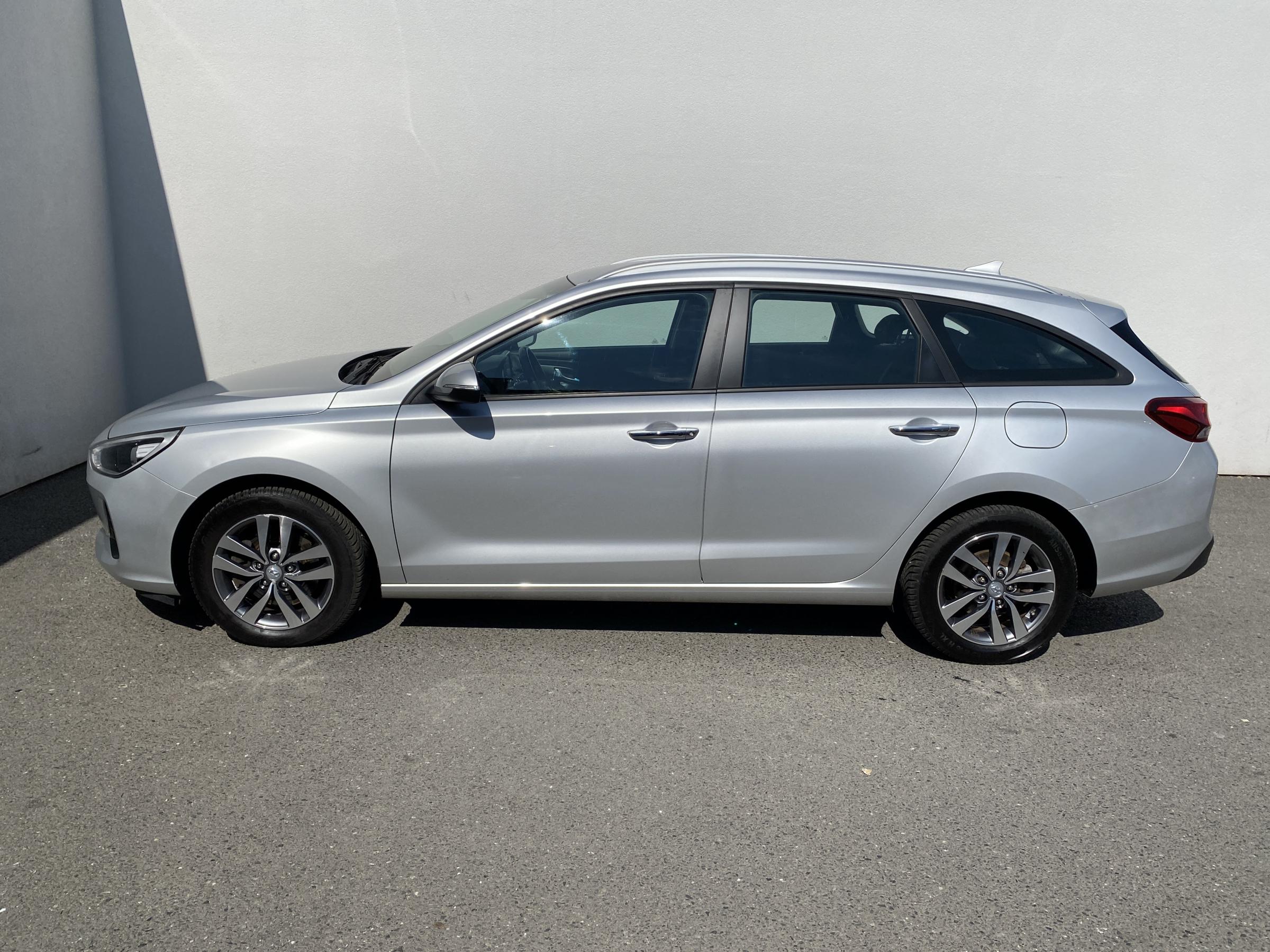 Hyundai i30, 2018 - pohled č. 8