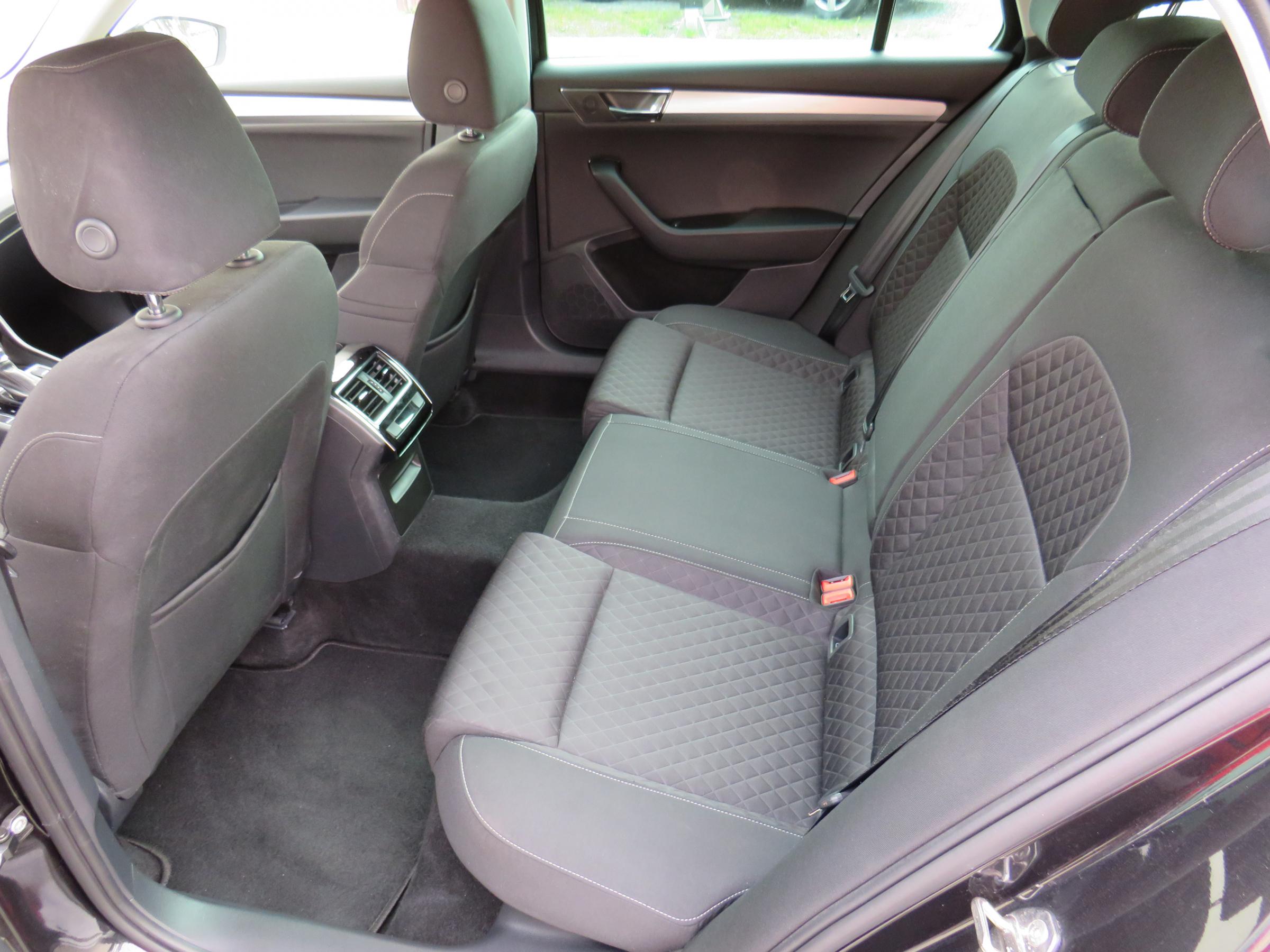 Škoda Superb III, 2020 - pohled č. 10