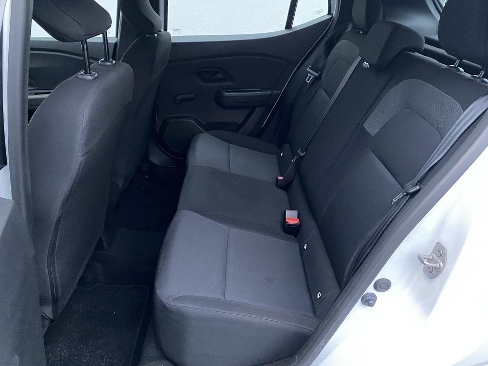 Dacia Sandero 1.0 i Essential