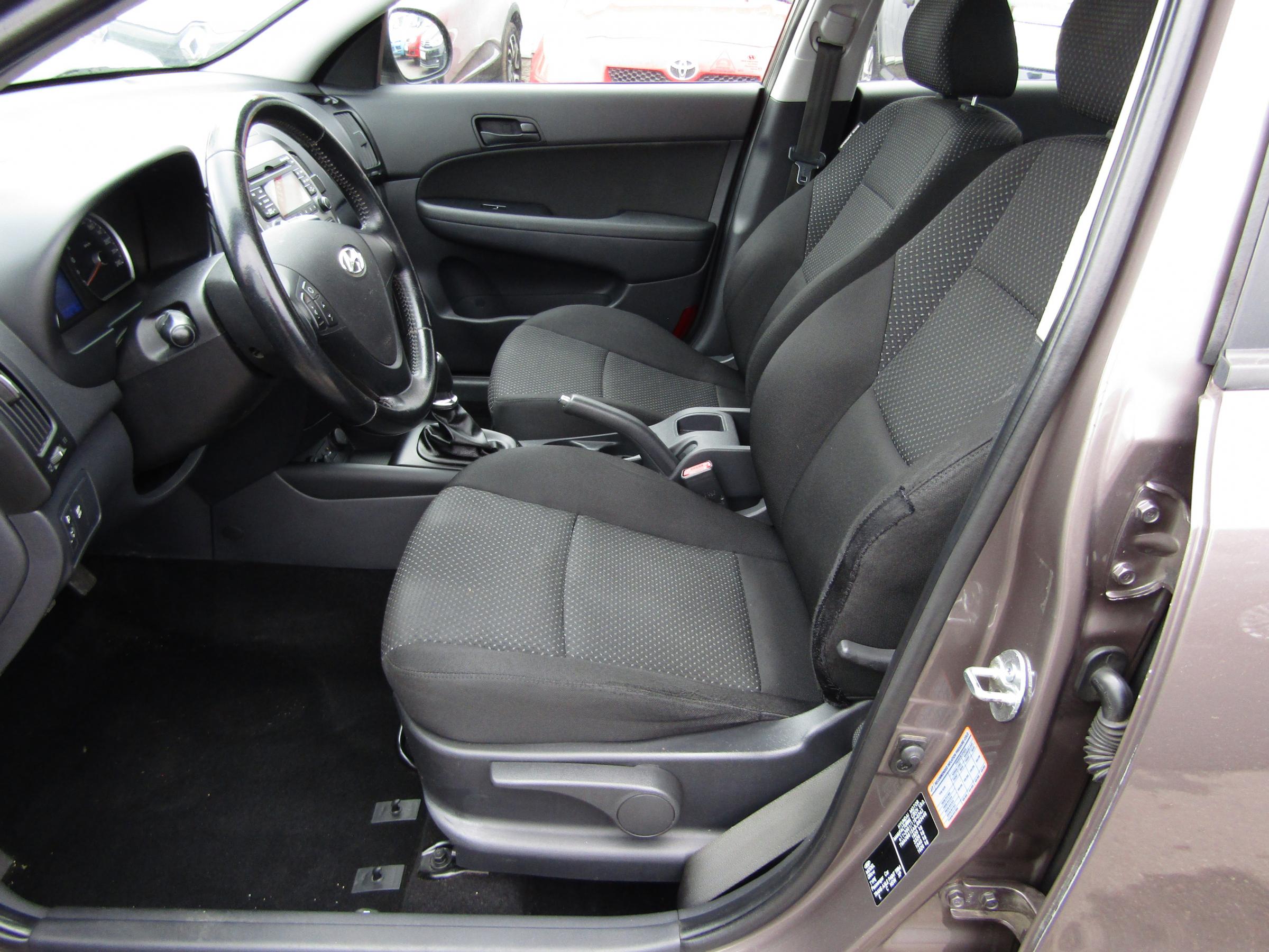 Hyundai i30, 2011 - pohled č. 9