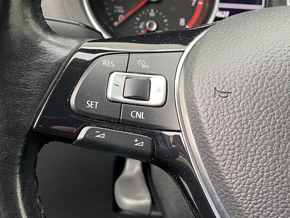 Volkswagen Polo 1.2 TSi Sound