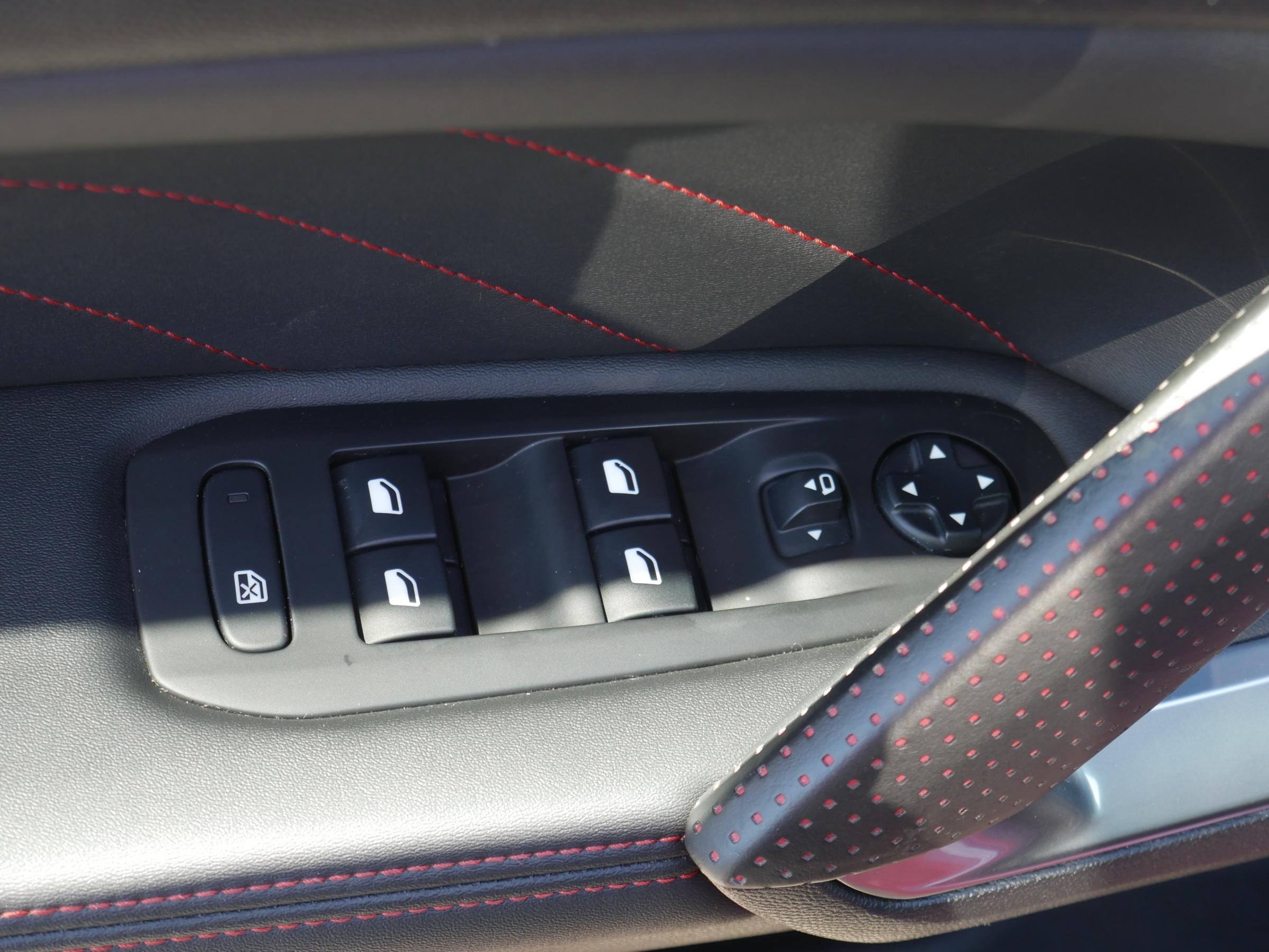 Peugeot 308, 2019 - pohled č. 11