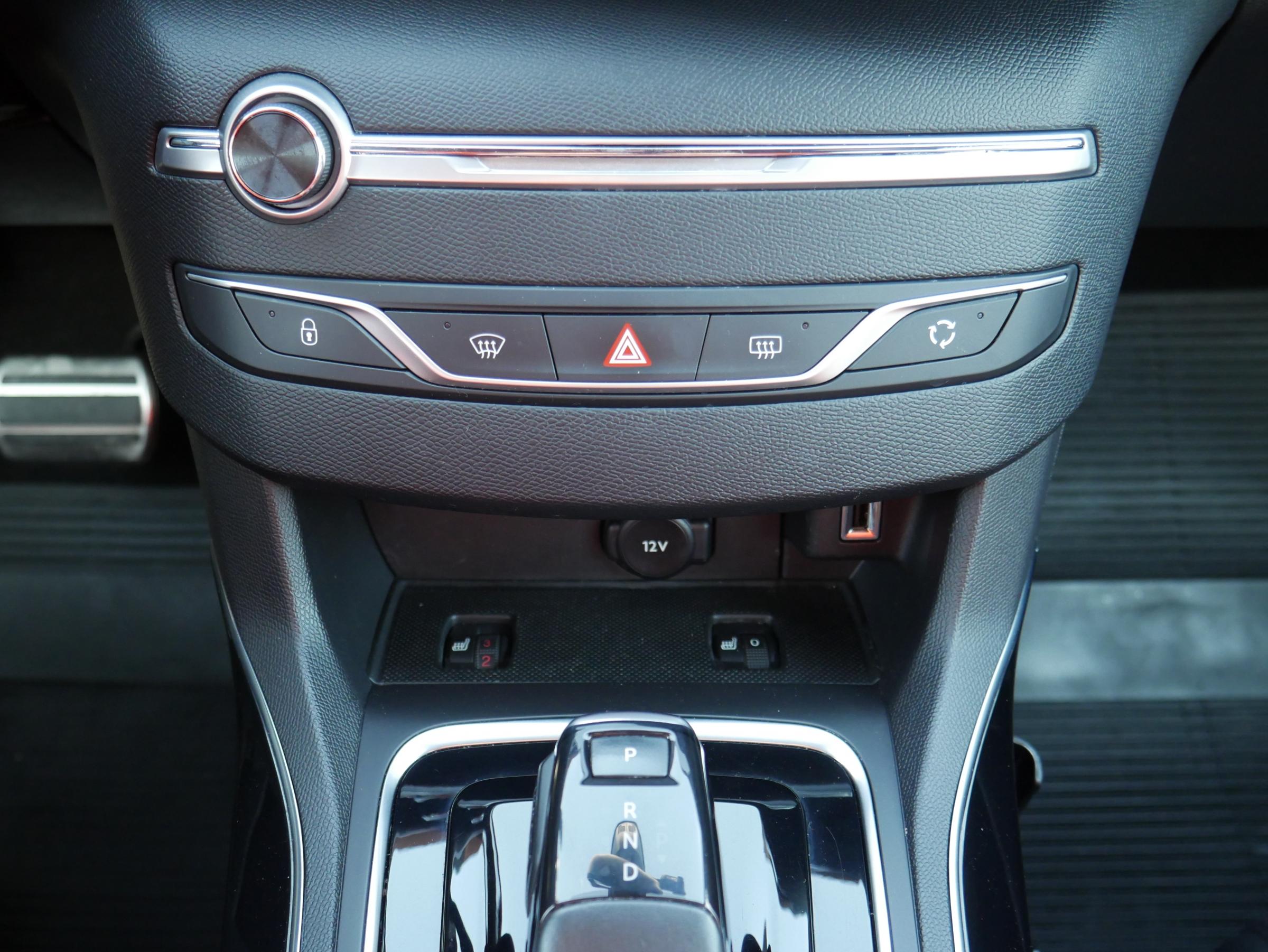 Peugeot 308, 2019 - pohled č. 16