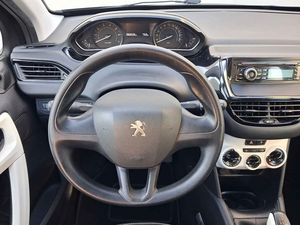 Peugeot 208 1.2 PT 