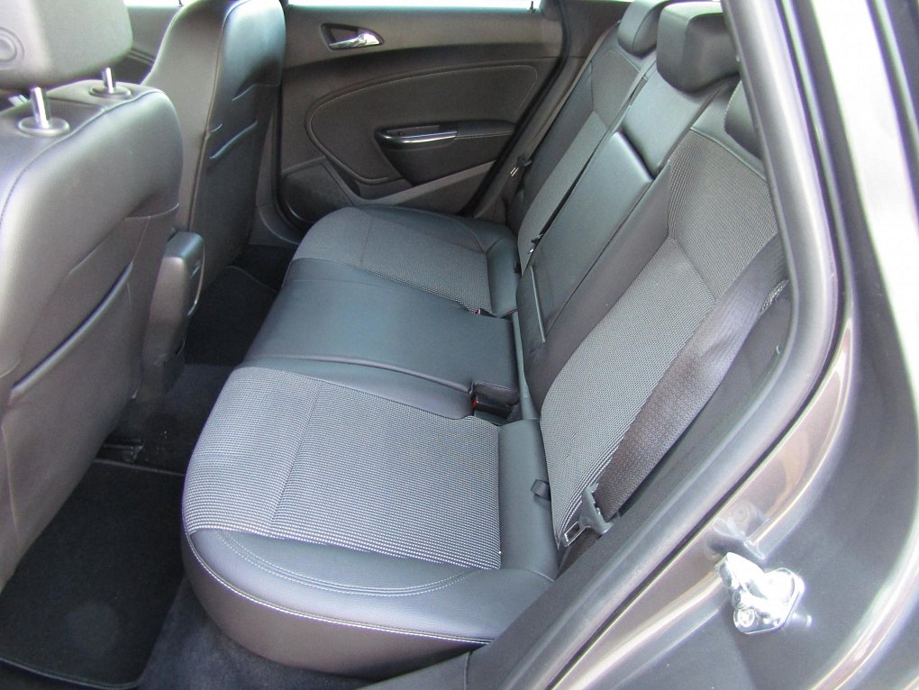 Opel Astra 1.6 T Cosmo