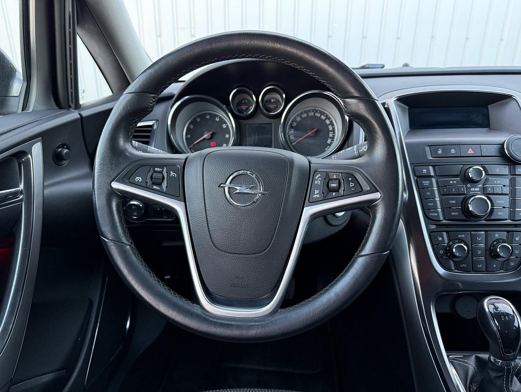 Opel Astra 1.6 T Cosmo